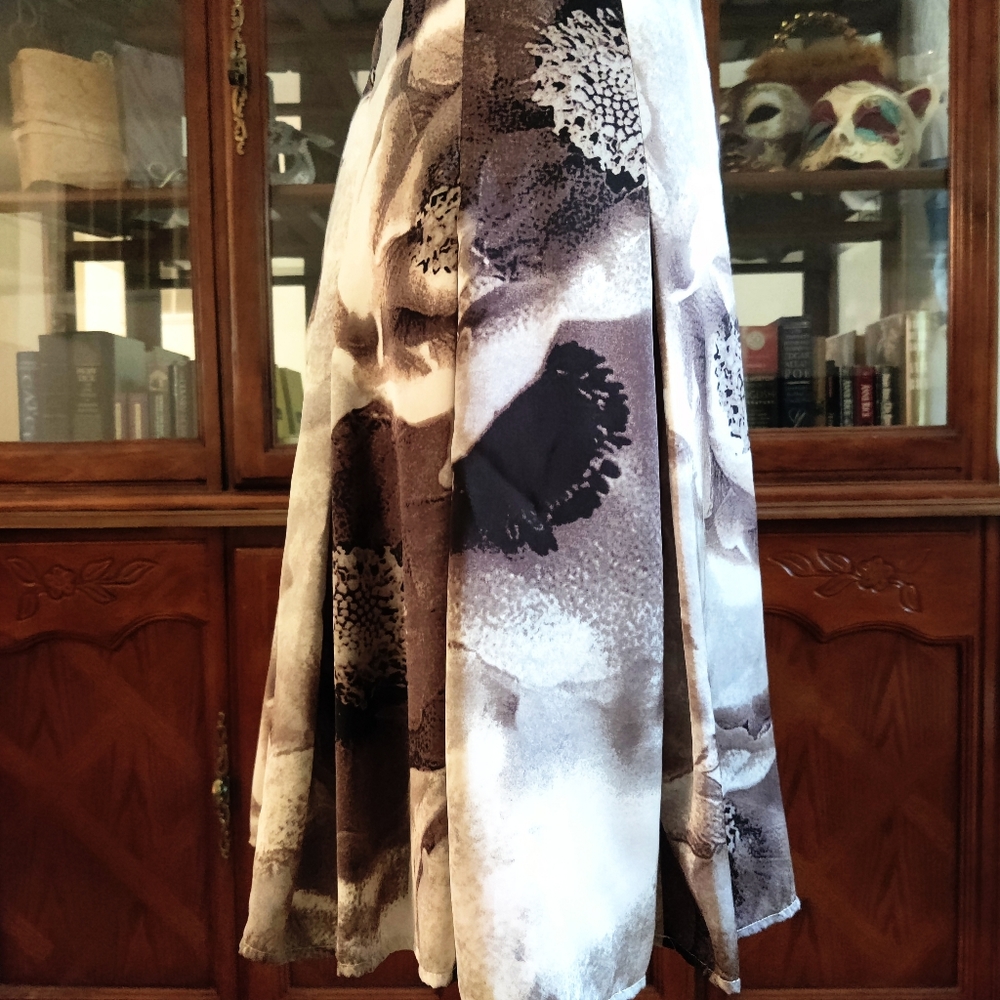 Beautiful Floral Skirt A-Line - Picture 3 of 4